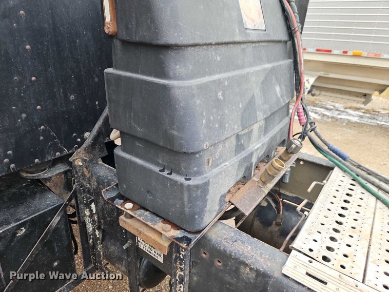 image for item EB8318 1996 Kenworth T600 semi truck