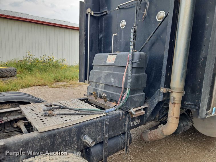 image for item EB8318 1996 Kenworth T600 semi truck