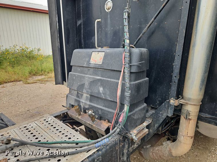 image for item EB8318 1996 Kenworth T600 semi truck