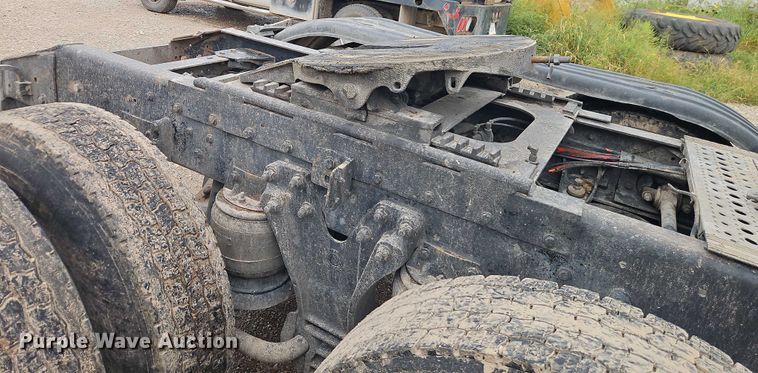 image for item EB8318 1996 Kenworth T600 semi truck