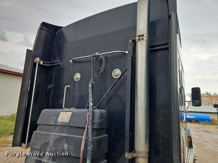 image for item EB8318 1996 Kenworth T600 semi truck