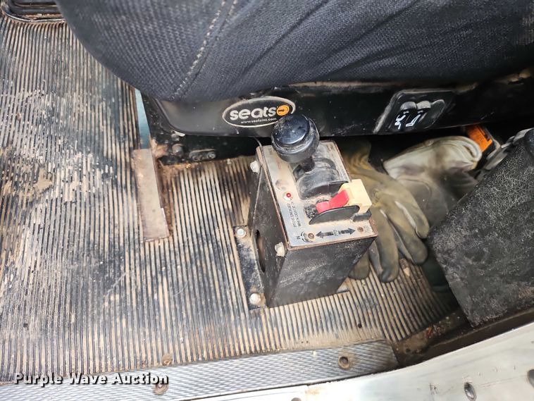 image for item EB8318 1996 Kenworth T600 semi truck