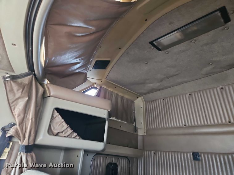 image for item EB8318 1996 Kenworth T600 semi truck