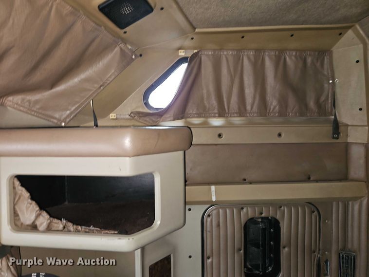 image for item EB8318 1996 Kenworth T600 semi truck