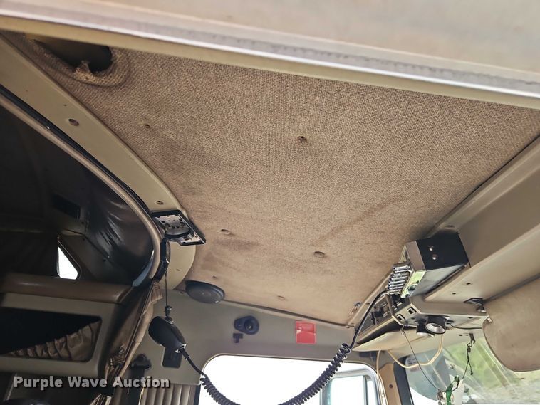 image for item EB8318 1996 Kenworth T600 semi truck