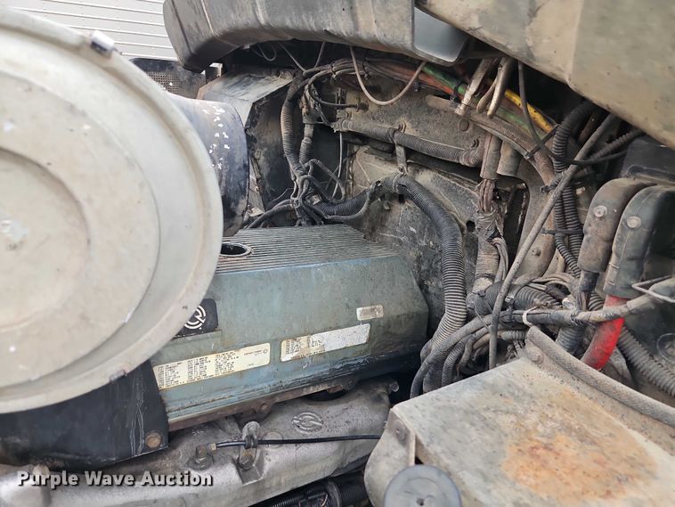 image for item EB8318 1996 Kenworth T600 semi truck