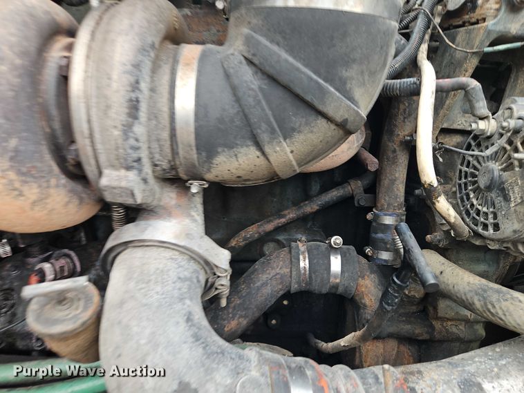 image for item EB8318 1996 Kenworth T600 semi truck