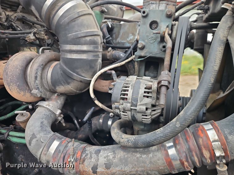 image for item EB8318 1996 Kenworth T600 semi truck