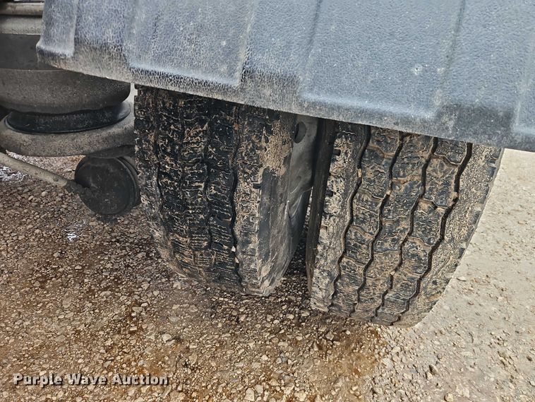 image for item EB8318 1996 Kenworth T600 semi truck