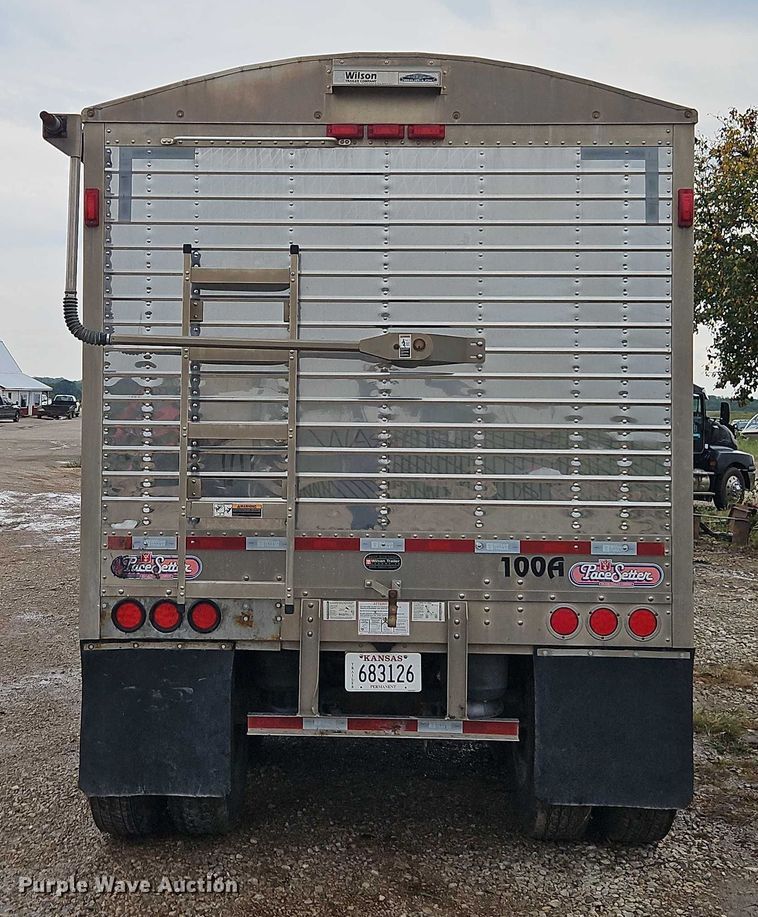image for item EB8319 2013 Wilson DWH-551PM  grain trailer