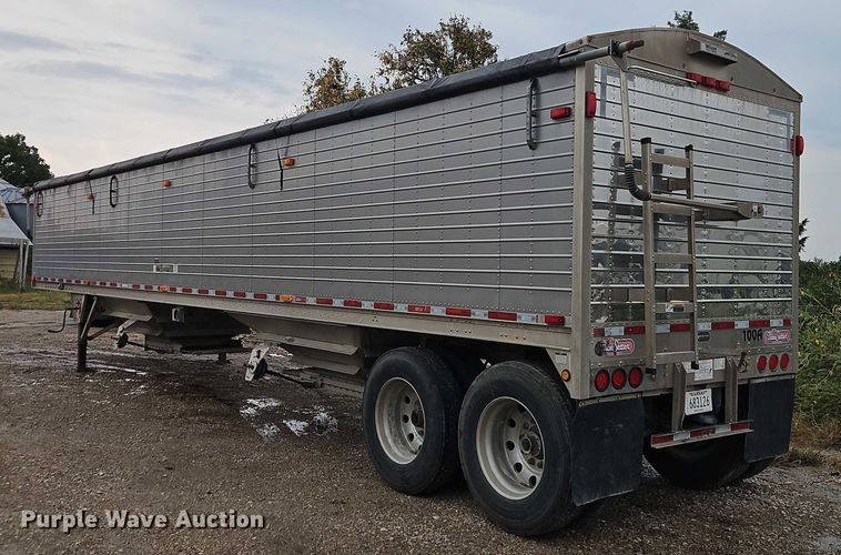 image for item EB8319 2013 Wilson DWH-551PM  grain trailer