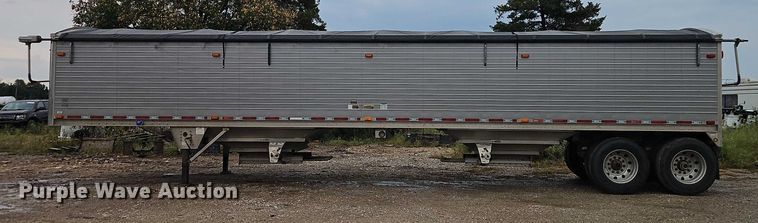 image for item EB8319 2013 Wilson DWH-551PM  grain trailer