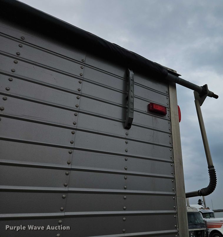 image for item EB8319 2013 Wilson DWH-551PM  grain trailer