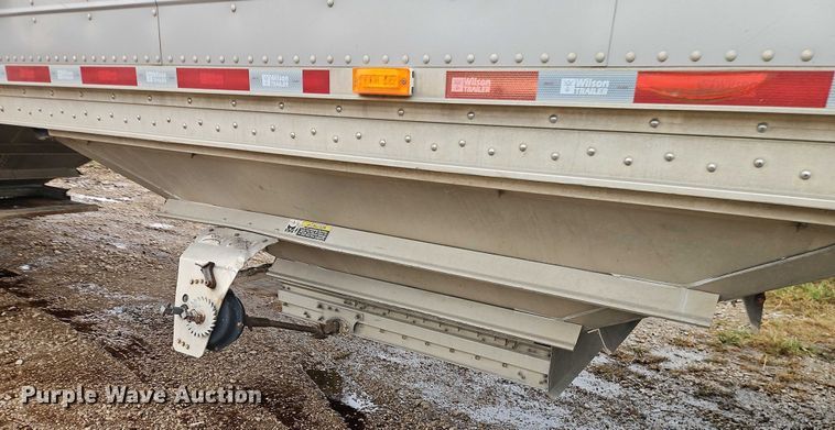 image for item EB8319 2013 Wilson DWH-551PM  grain trailer
