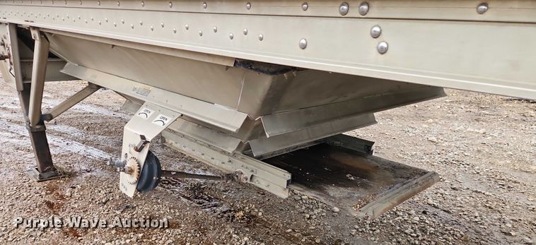 image for item EB8319 2013 Wilson DWH-551PM  grain trailer