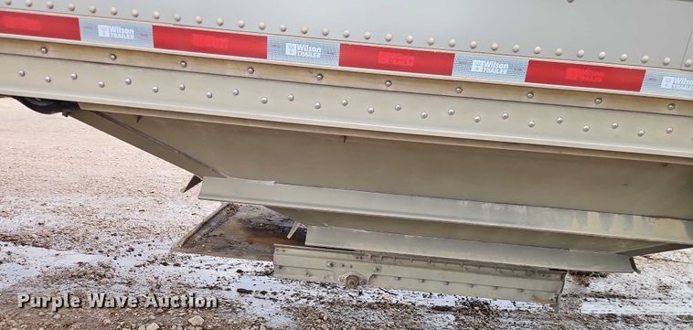 image for item EB8319 2013 Wilson DWH-551PM  grain trailer