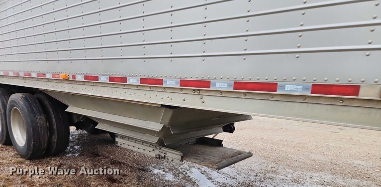 image for item EB8319 2013 Wilson DWH-551PM  grain trailer