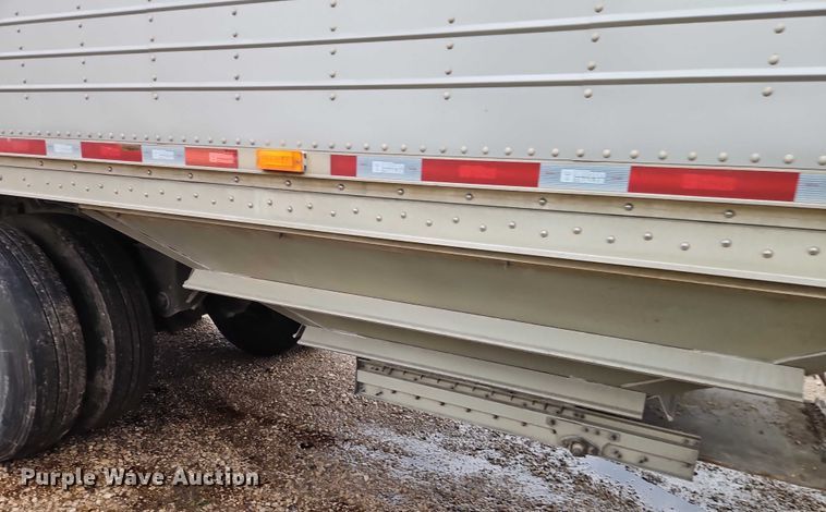 image for item EB8319 2013 Wilson DWH-551PM  grain trailer