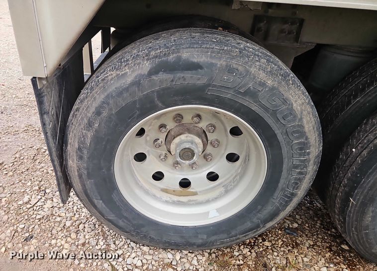 image for item EB8319 2013 Wilson DWH-551PM  grain trailer