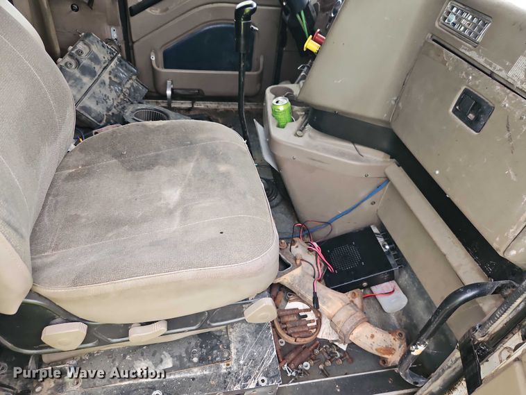 image for item EB8320 2007 International 9400i semi truck