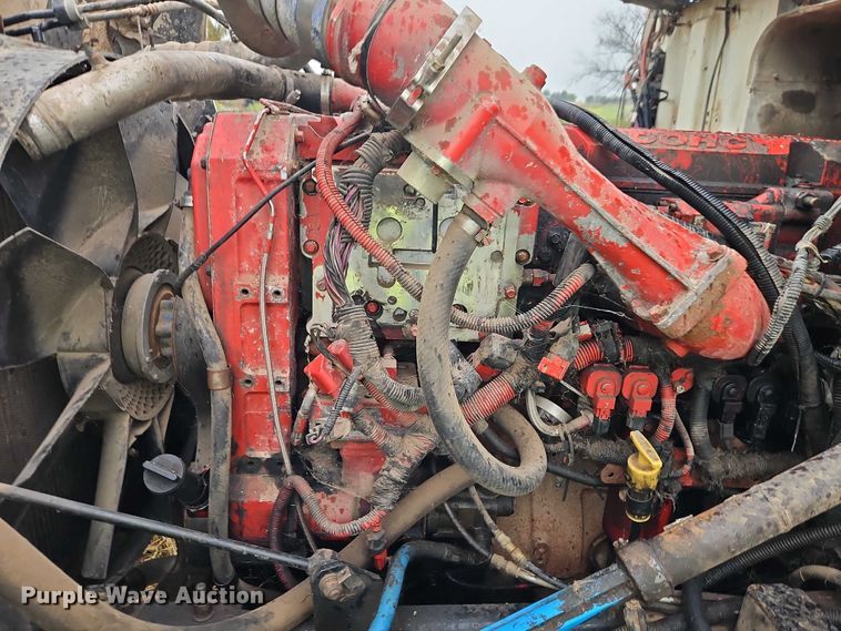 image for item EB8320 2007 International 9400i semi truck