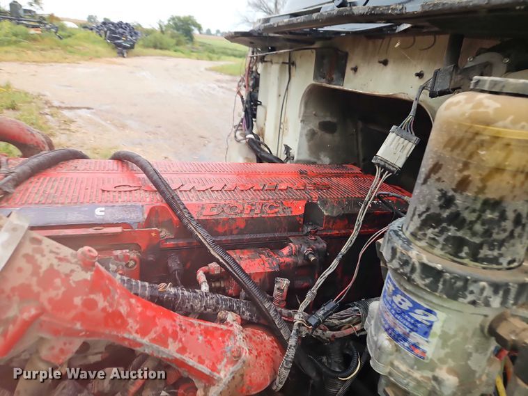 image for item EB8320 2007 International 9400i semi truck