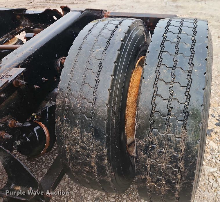 image for item EB8320 2007 International 9400i semi truck