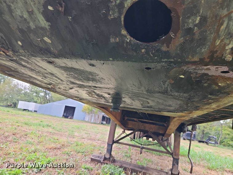 image for item EB8337 1996 Fontaine LFTW-5-8048WSAWK flatbed trailer