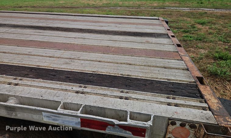 image for item EB8337 1996 Fontaine LFTW-5-8048WSAWK flatbed trailer