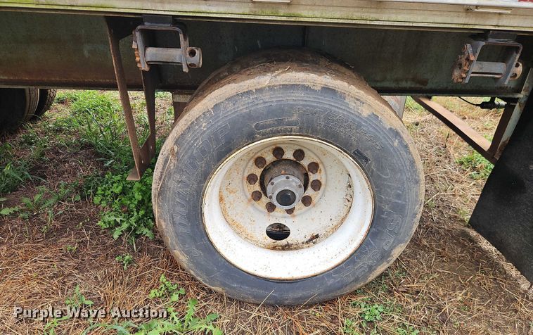 image for item EB8337 1996 Fontaine LFTW-5-8048WSAWK flatbed trailer