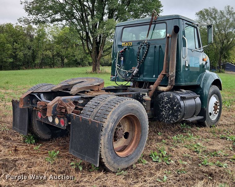 image for item EB8338 1995 International 8100 semi truck
