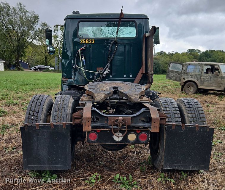 image for item EB8338 1995 International 8100 semi truck