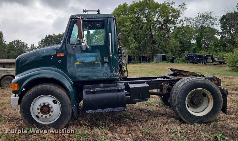image for item EB8338 1995 International 8100 semi truck