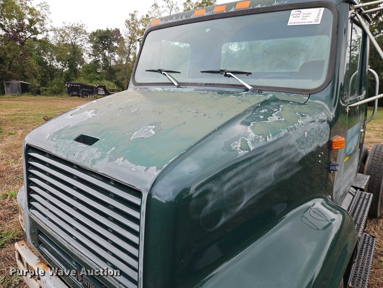 image for item EB8338 1995 International 8100 semi truck