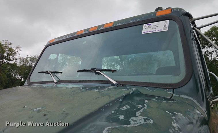 image for item EB8338 1995 International 8100 semi truck