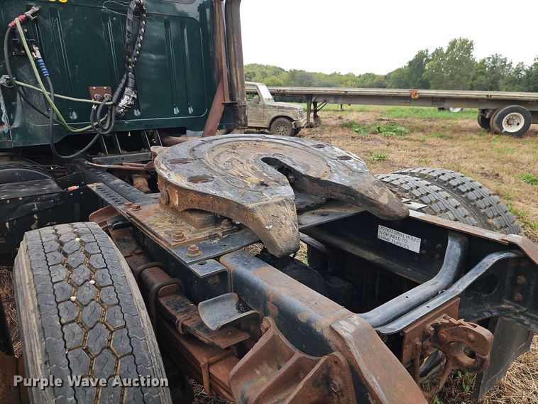 image for item EB8338 1995 International 8100 semi truck