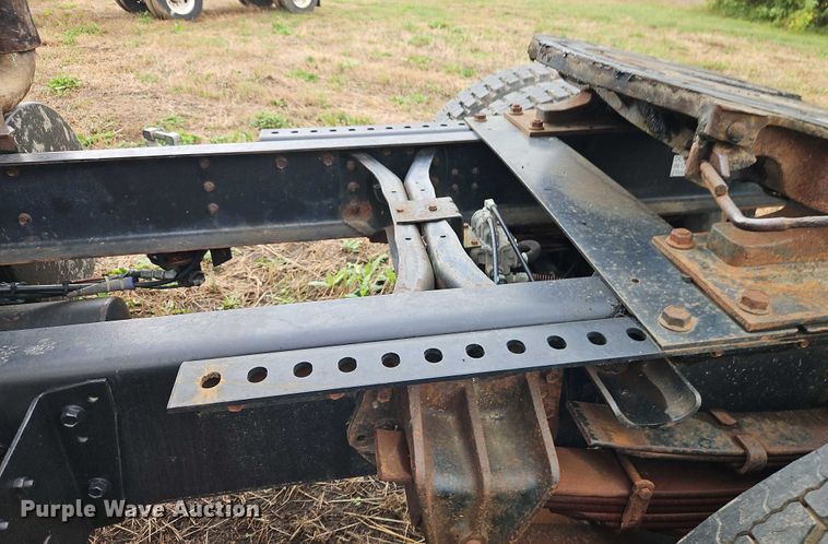 image for item EB8338 1995 International 8100 semi truck