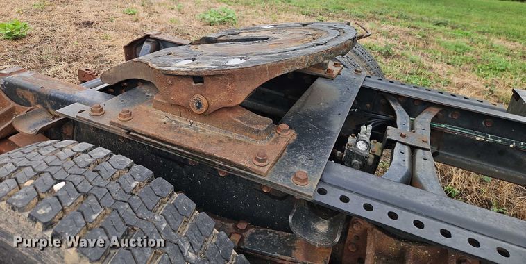 image for item EB8338 1995 International 8100 semi truck