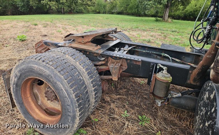 image for item EB8338 1995 International 8100 semi truck