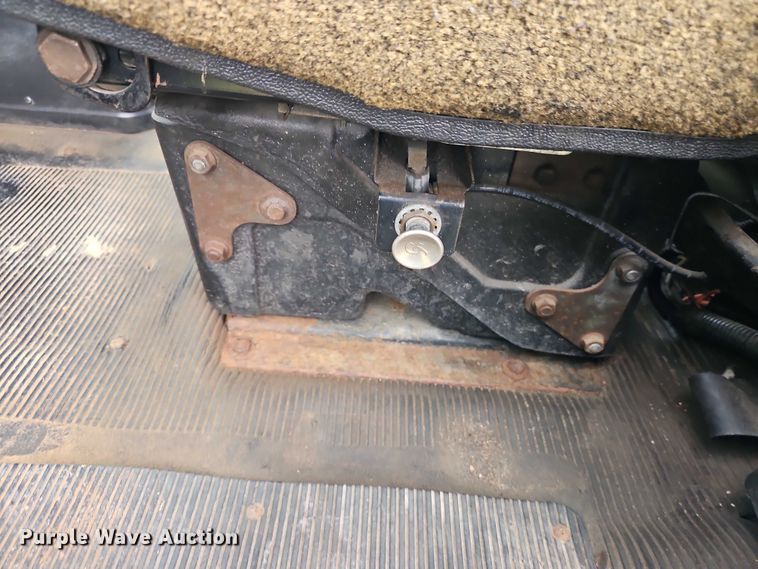 image for item EB8338 1995 International 8100 semi truck