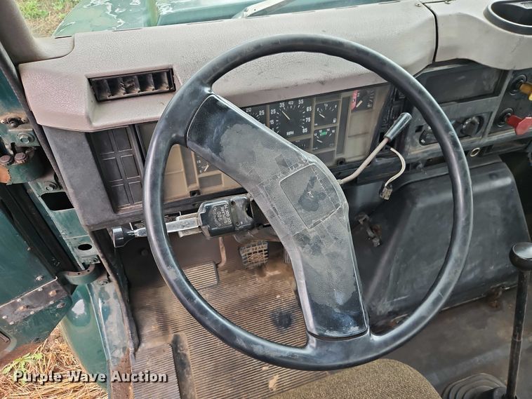 image for item EB8338 1995 International 8100 semi truck