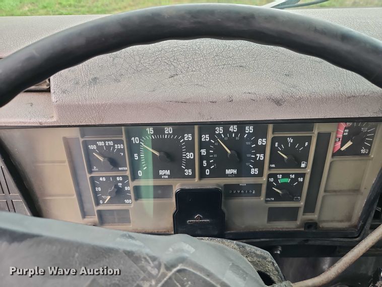 image for item EB8338 1995 International 8100 semi truck