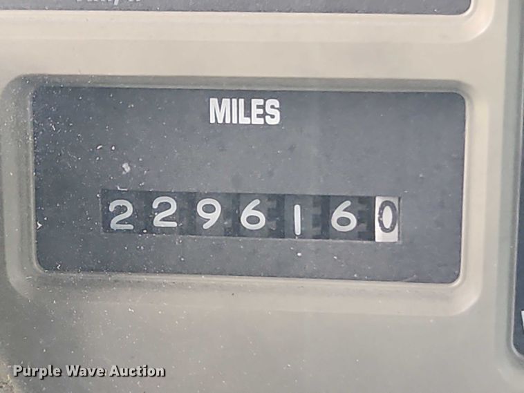 image for item EB8338 1995 International 8100 semi truck