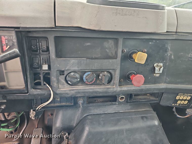 image for item EB8338 1995 International 8100 semi truck