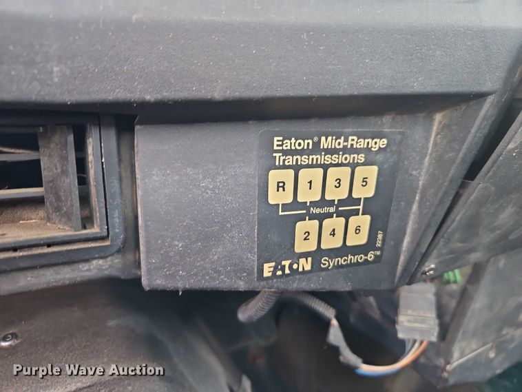 image for item EB8338 1995 International 8100 semi truck