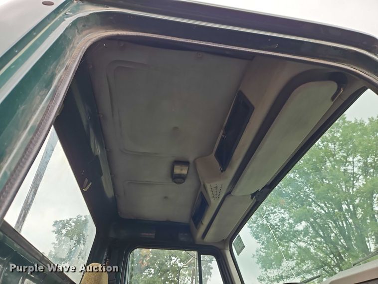 image for item EB8338 1995 International 8100 semi truck