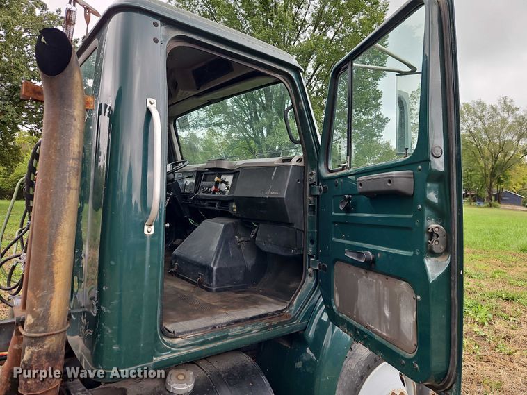 image for item EB8338 1995 International 8100 semi truck