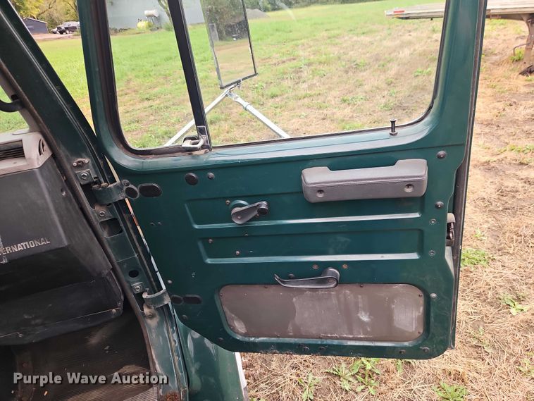 image for item EB8338 1995 International 8100 semi truck