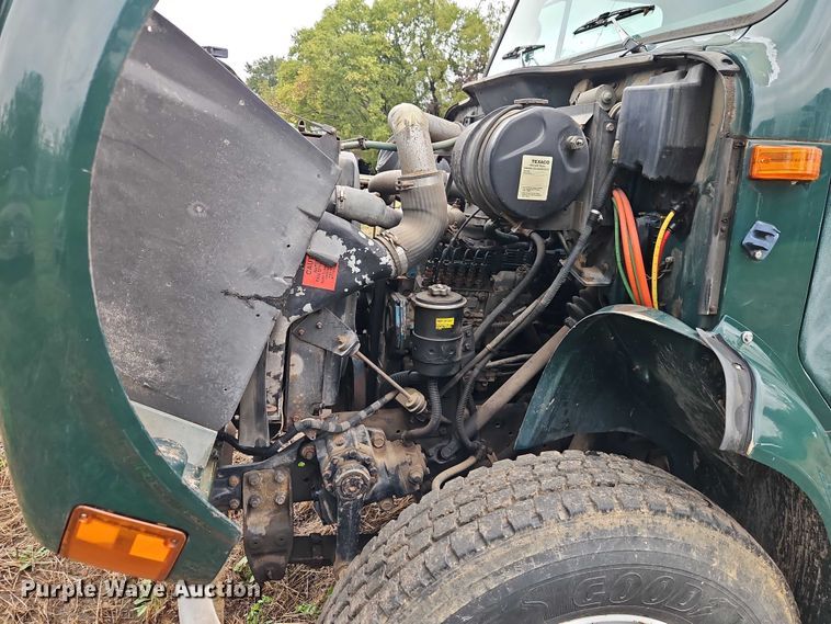 image for item EB8338 1995 International 8100 semi truck