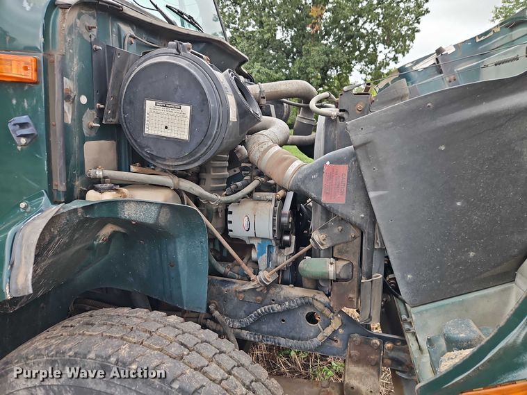 image for item EB8338 1995 International 8100 semi truck